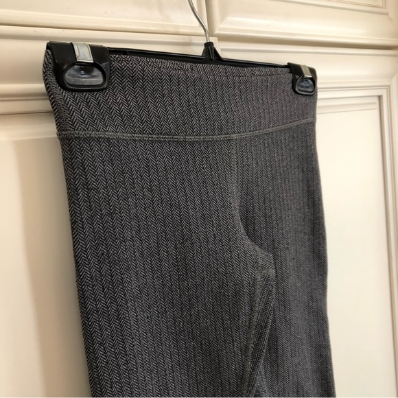 Ivivva by Lululemon girls reversible leggings 🍋 - Picture 4 of 8